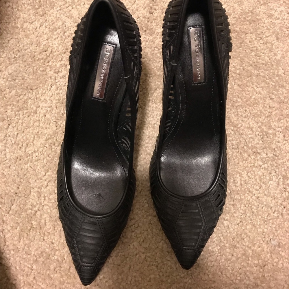 Bcbgeneration black pumps